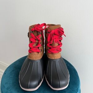 Maurice’s Women’s Duck Boots Size 11 BNIB